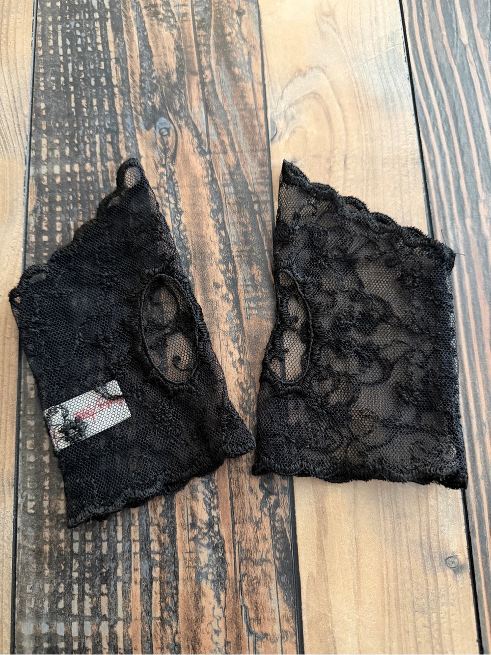 Carolina Amato Sheer Black Lace Fingerless Gloves